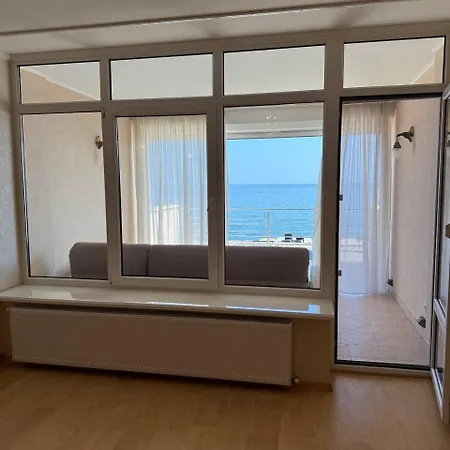 Apartment будинок на березі моря, совіньон причал Odessa